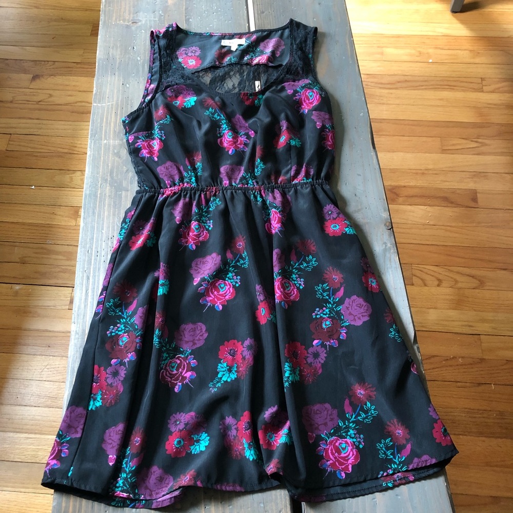 American Eagle Kirra Dress Size M Black floral